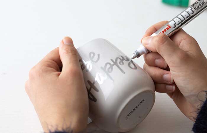 uniball paint marqueur huile permanent diy custo mug