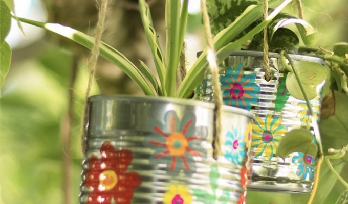 Upcyclez des boites de conserve en pots de fleurs