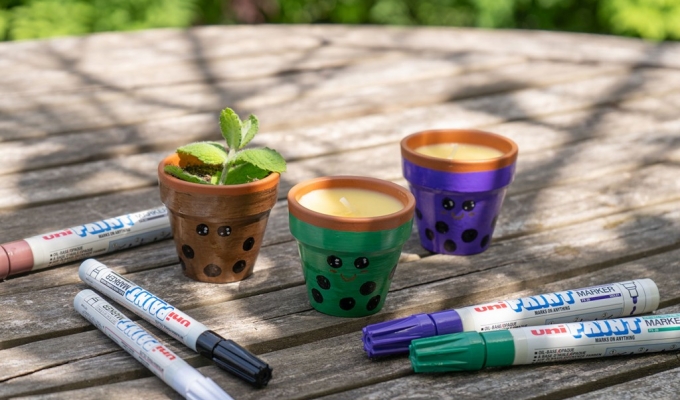 Personnalise tes pots en terre cuite version bubble tea avec les marqueurs PAINT